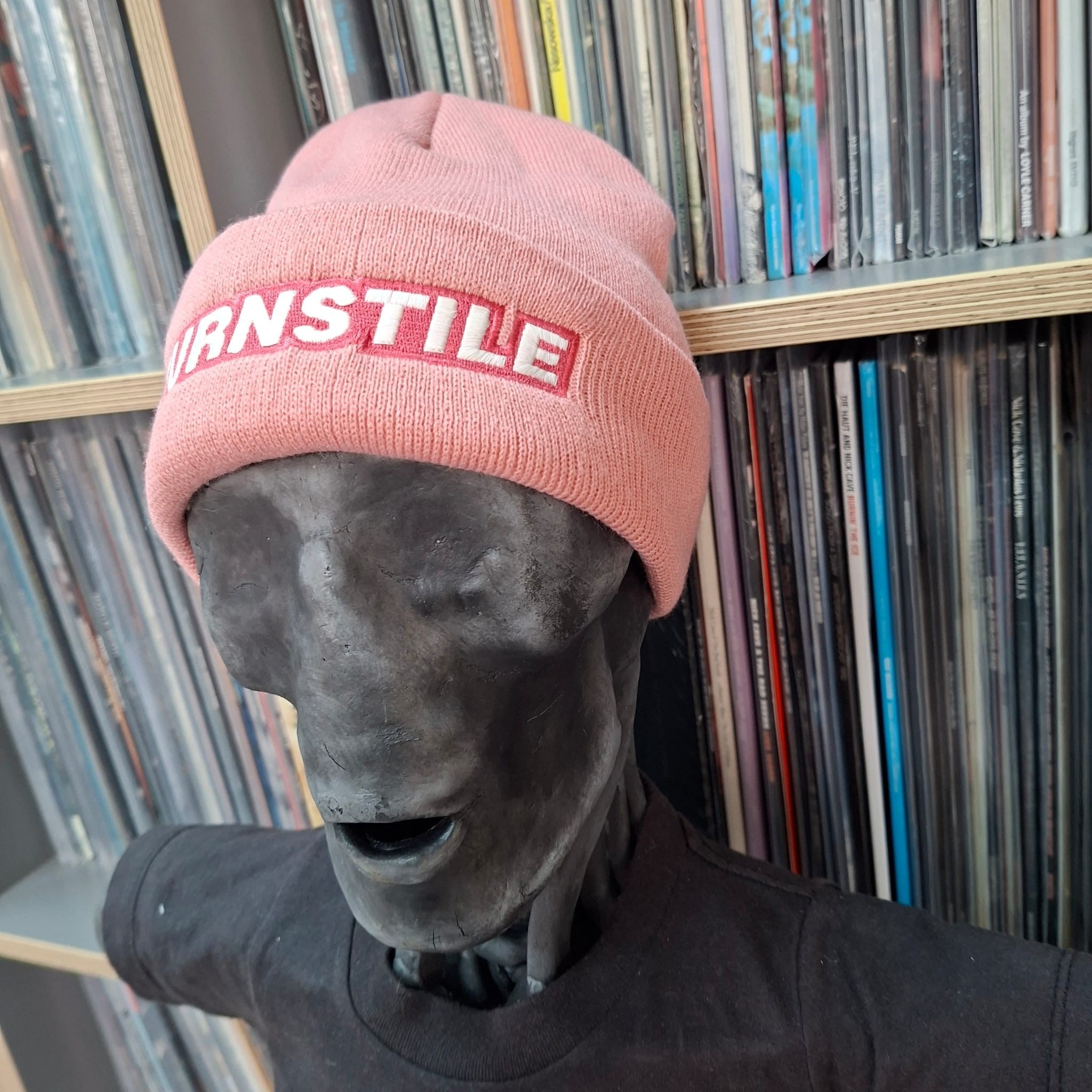 turnstile-logo-bonnet-rose-phosphorescent-brod image 2