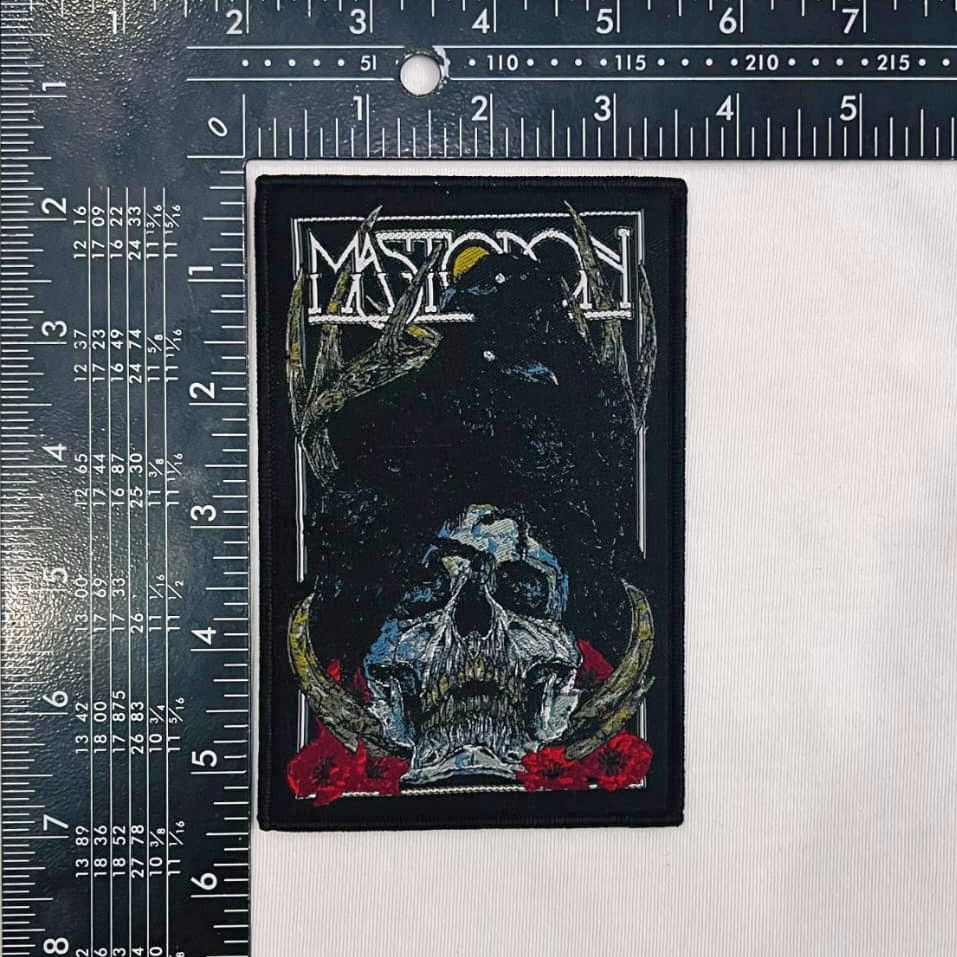 783punx-small-patch-mastodon-crystal-skull-cusson-bordure-noire image 3
