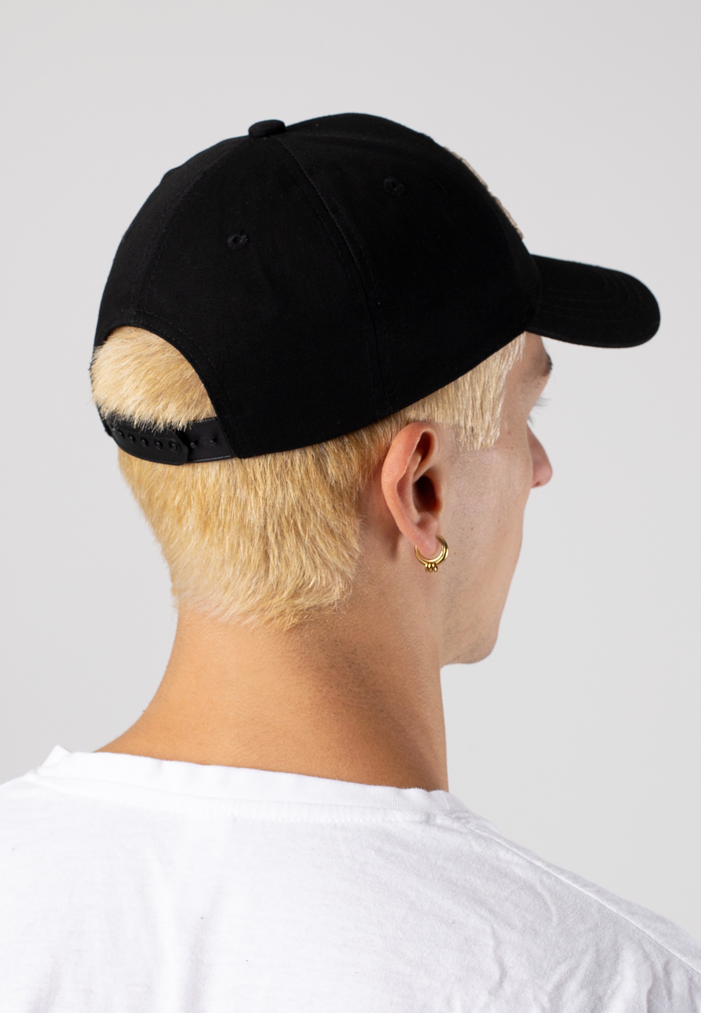 black-sabbath-text-logo-casquette-noire-snapback image 7