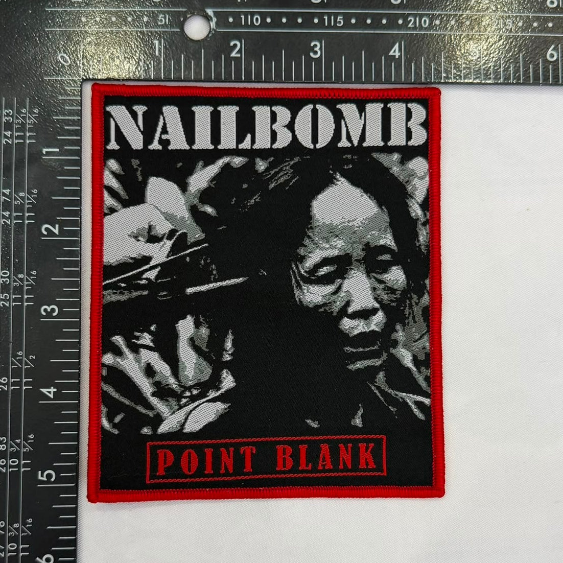 nailbomb-point-blank-patch-tiss-bordure-rouge image 3