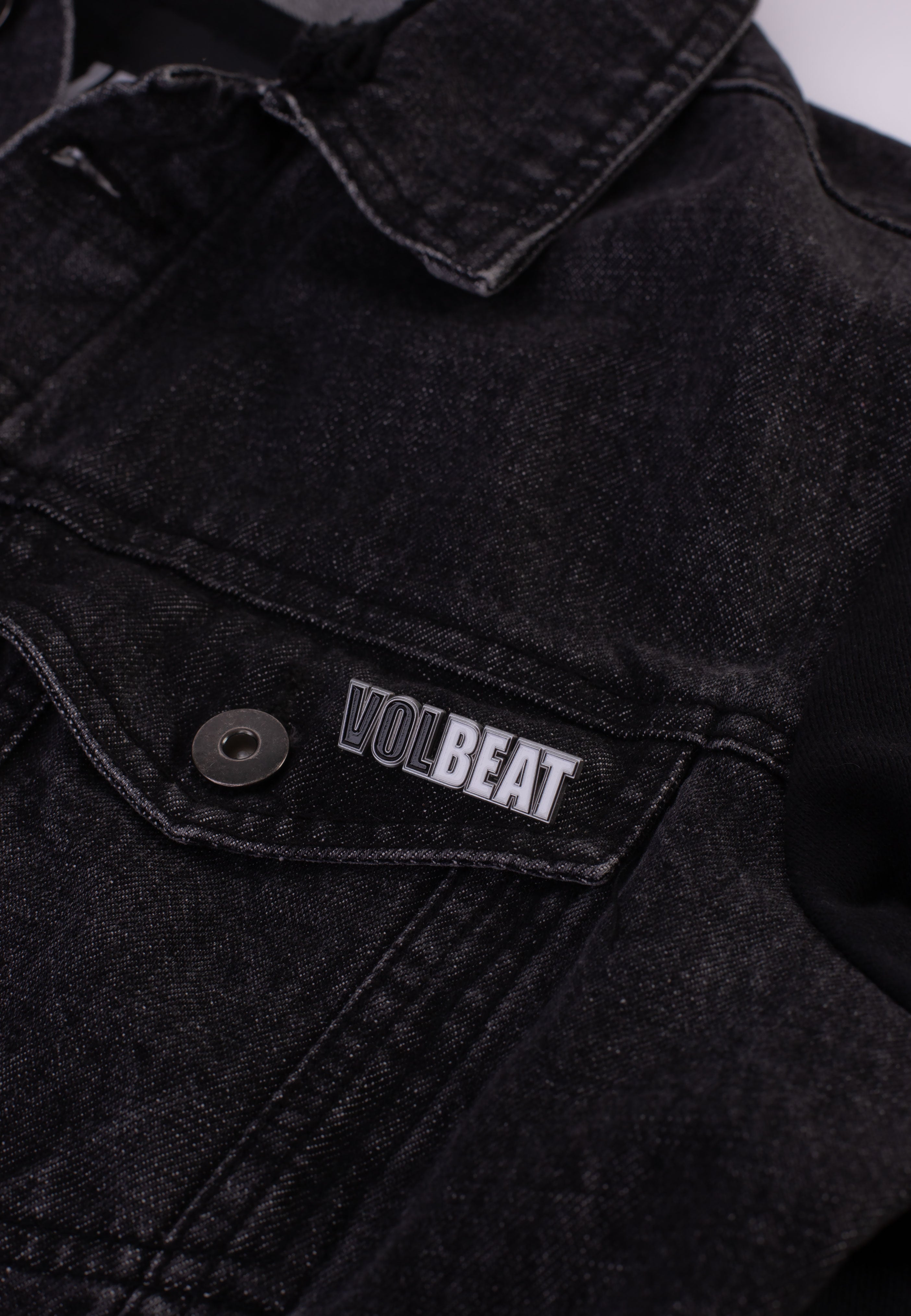 volbeat-logo-pin-s-metal-multicolore-hard-rock image 2