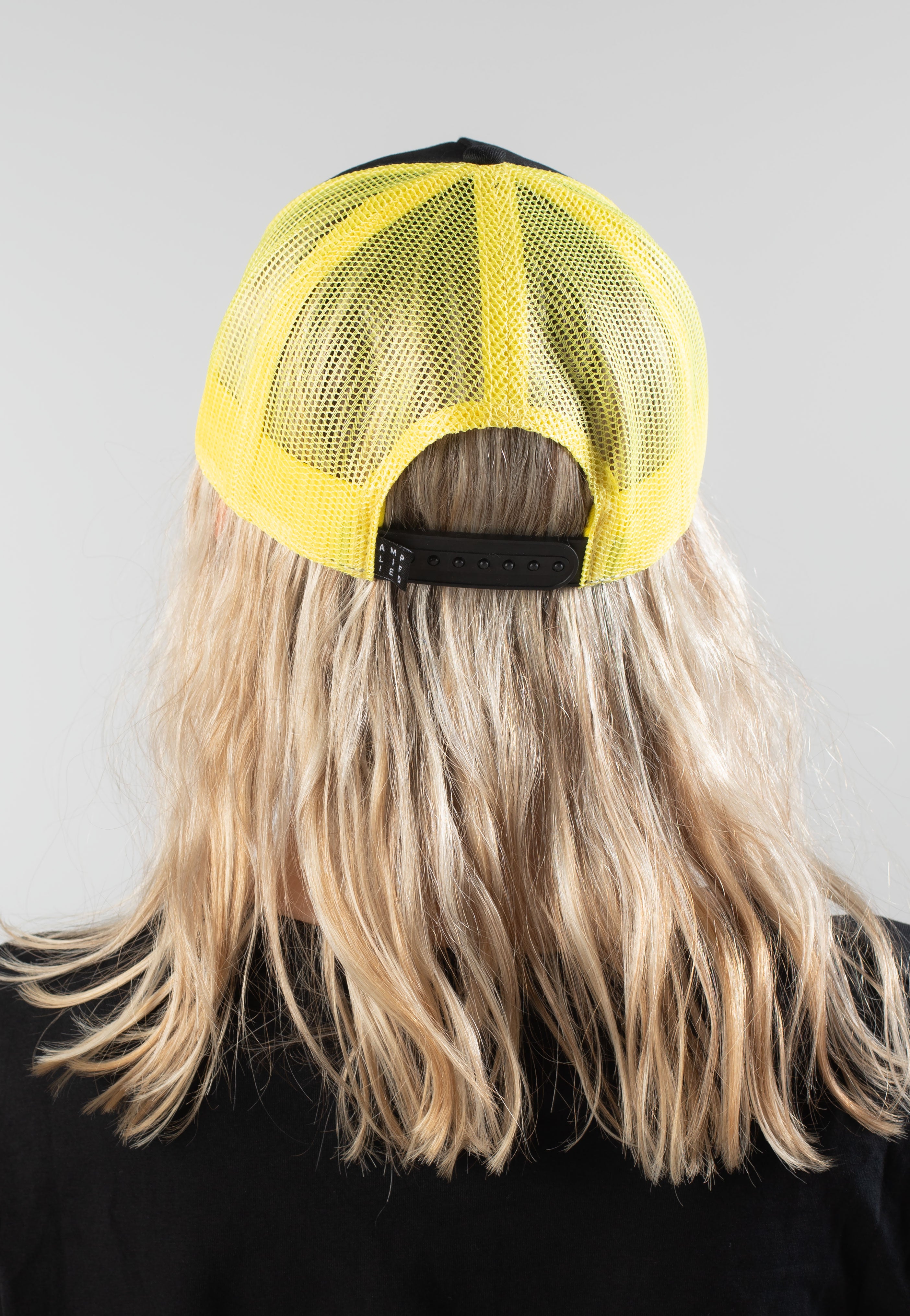 ac-dc-logo-black-yellow-casquette-snapback-jaune image 7