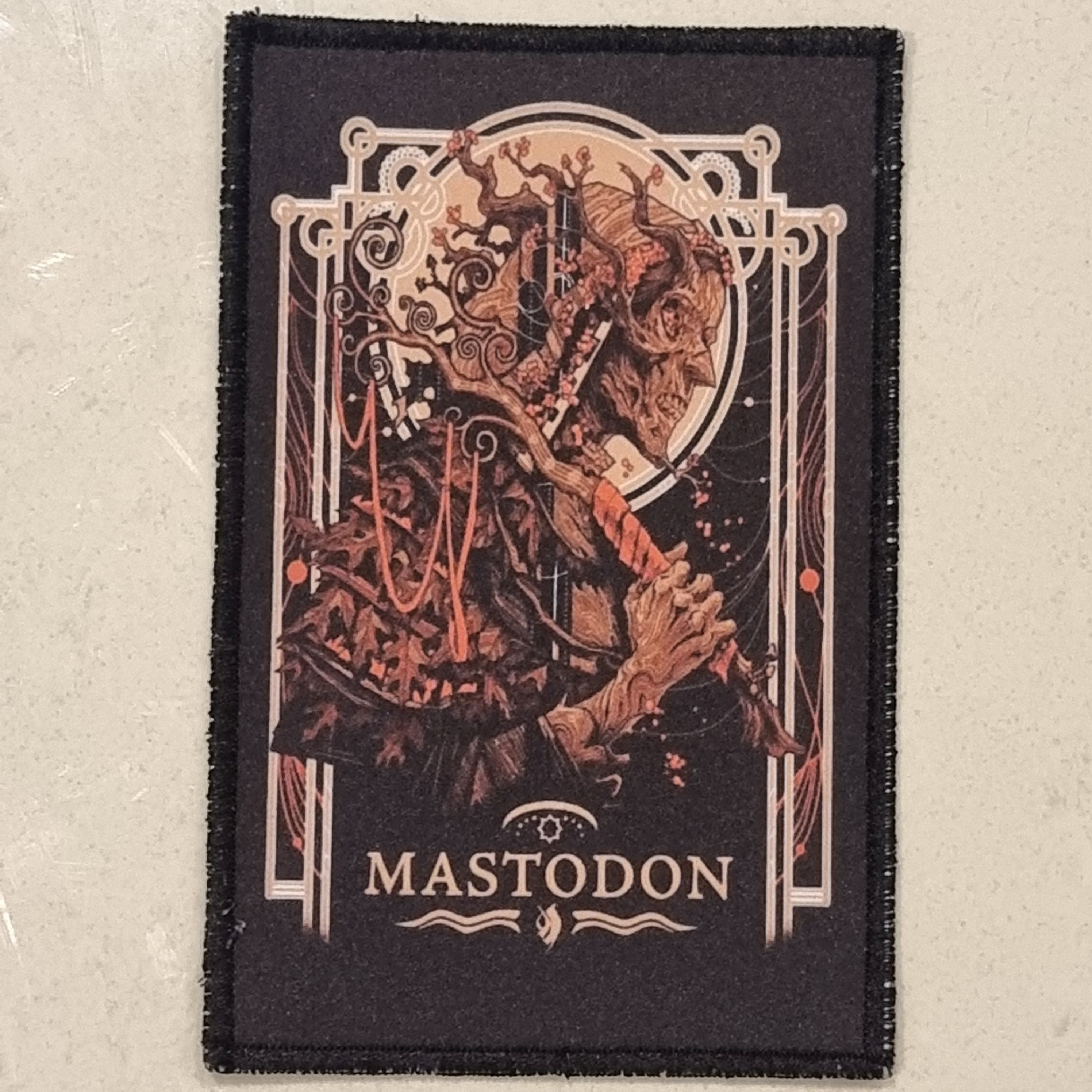 mastodon-lady-lazarus-cusson-petit-coudre image 1