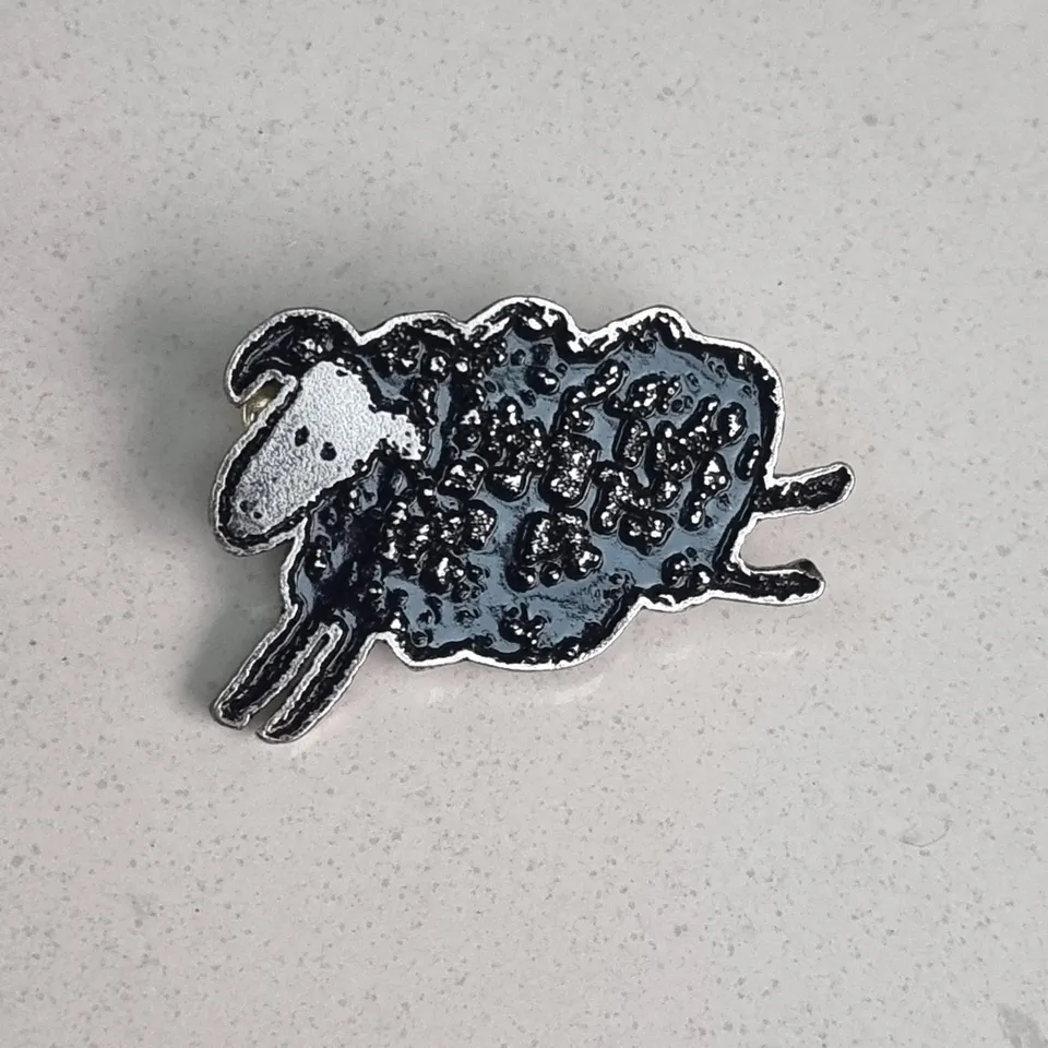 minor-threat-sheep-pin-s-mail-mouton-hardcore image 1