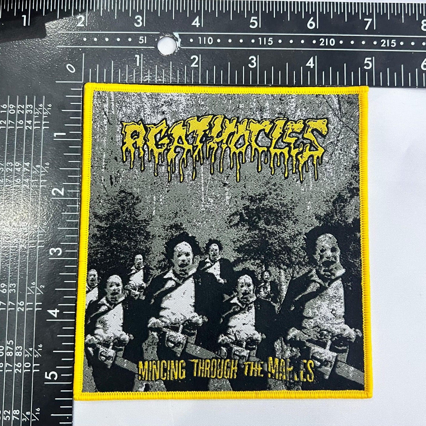 agathocles-mincing-through-the-maples-patch-bord-noir image 5
