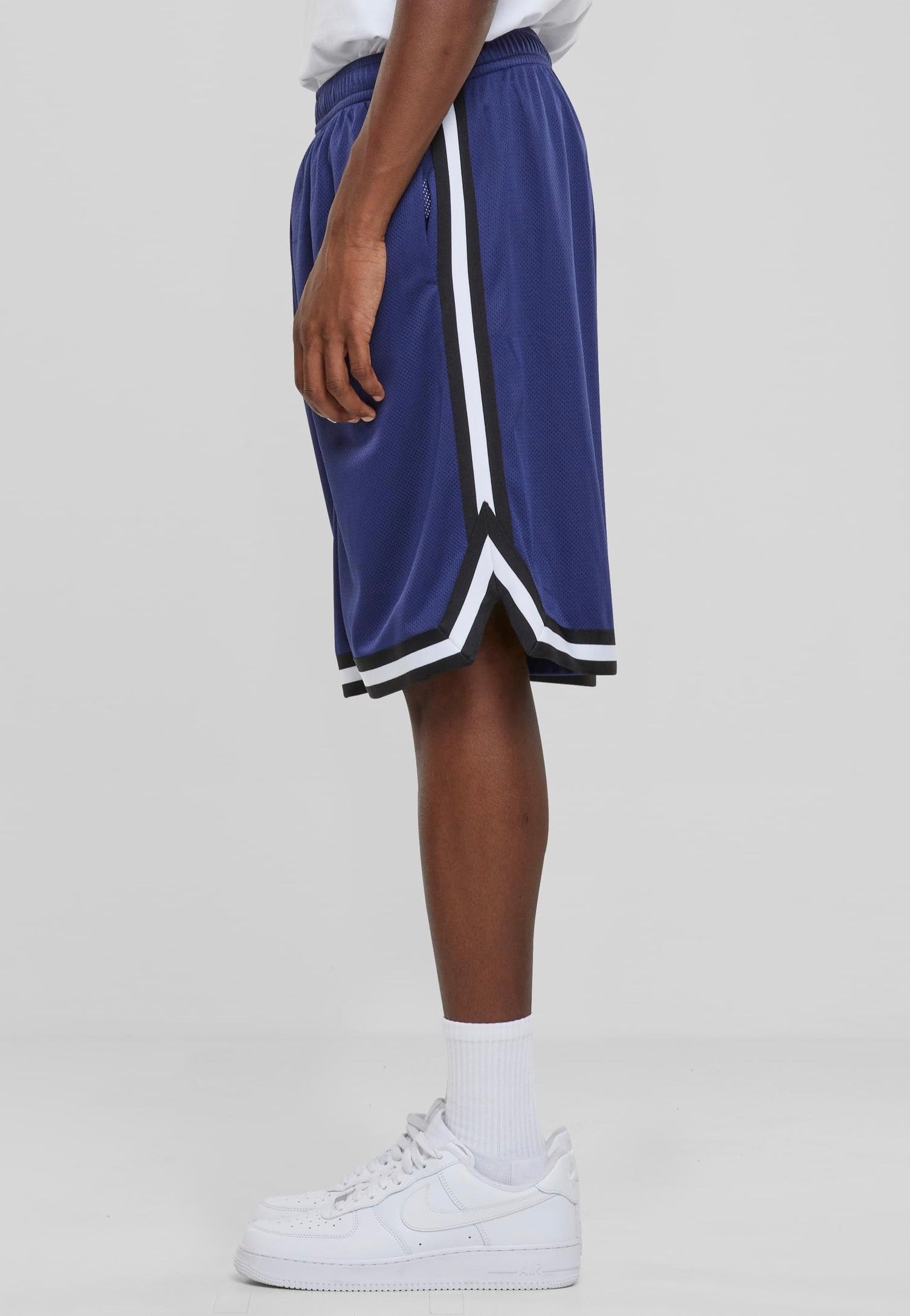 urban-classics-stripes-mesh-short-bleu-m image 2