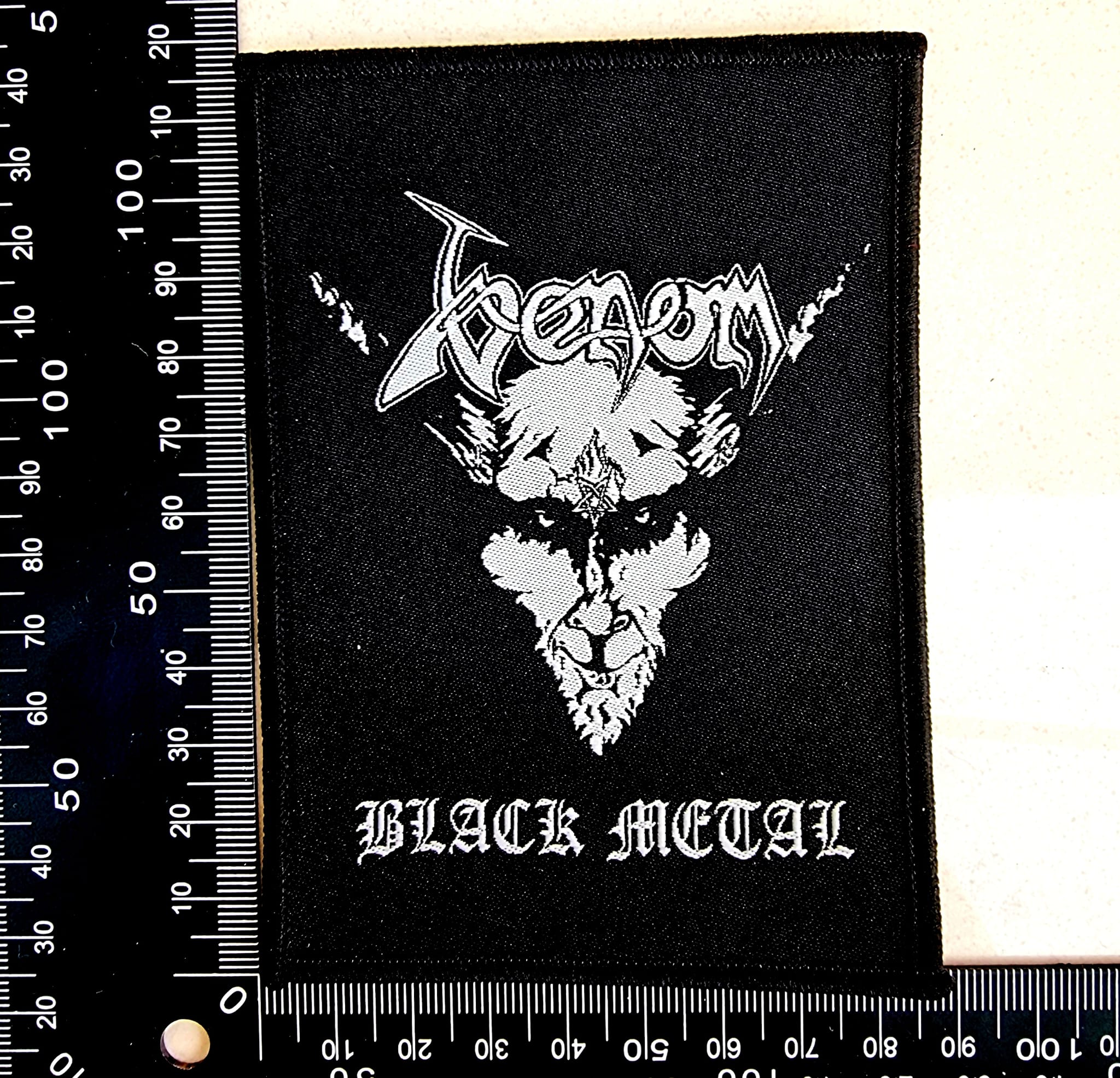 venom-black-metal-cusson-tiss-coudre image 2