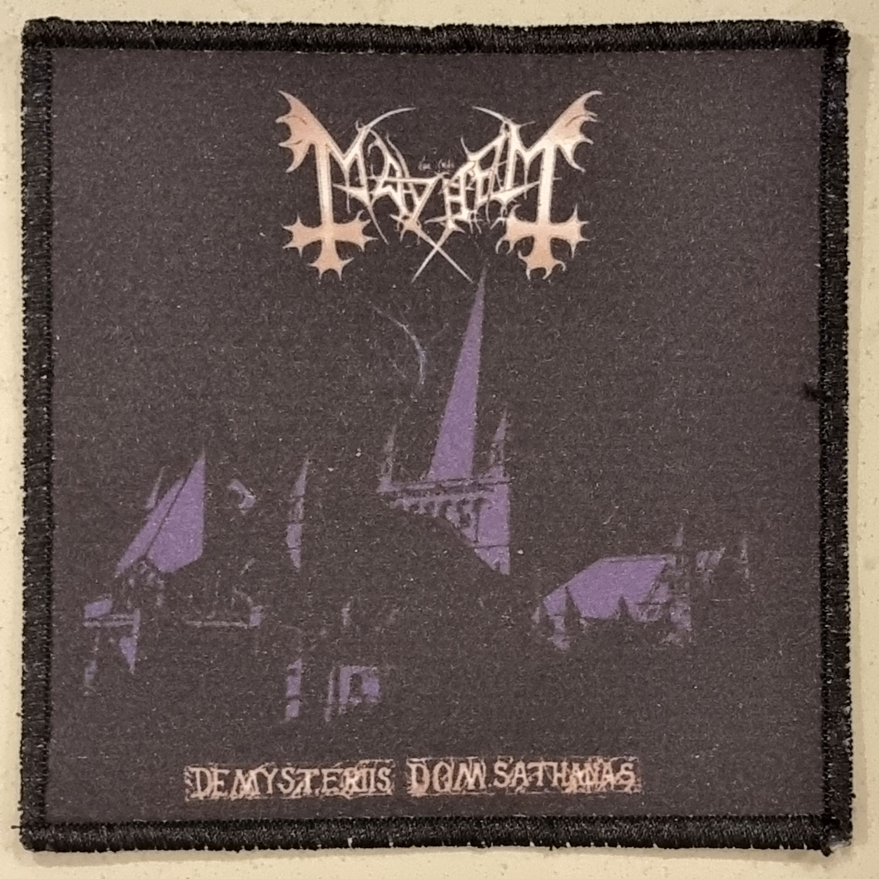 mayhem-de-mysteriis-dom-sathanas-patch-coudre image 1