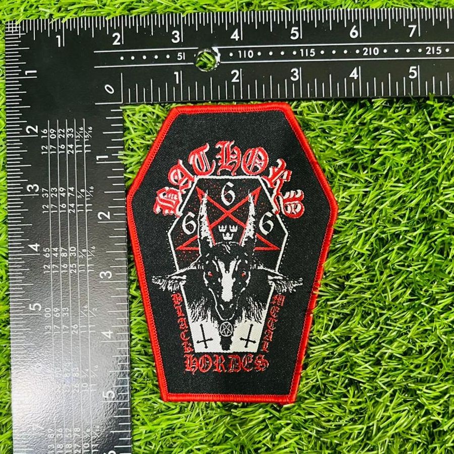 bathory-bathory-cusson-cercueil-tiss-bordure-rouge image 7