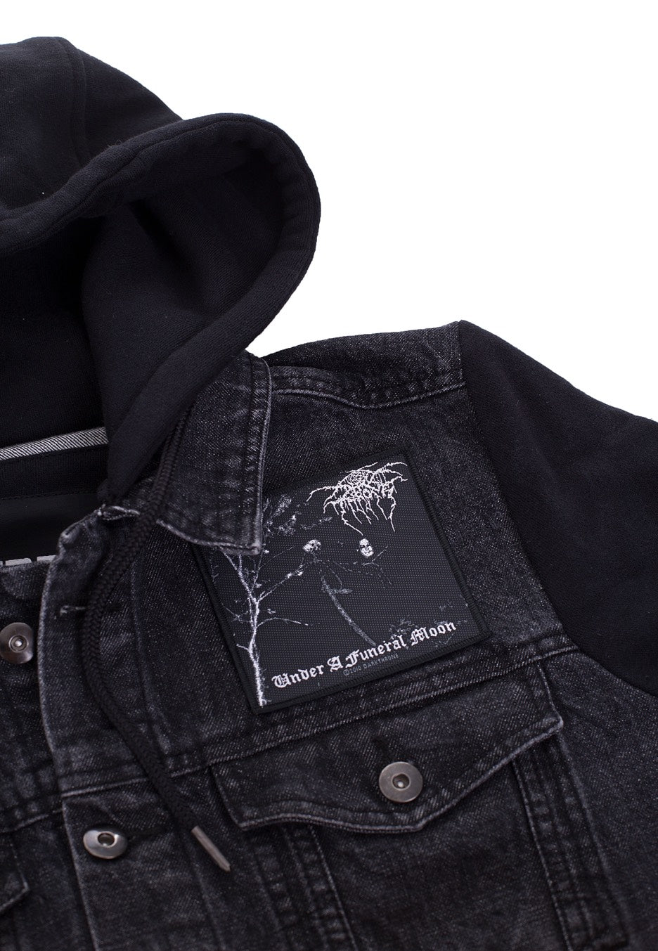 darkthrone-under-a-funeral-moon-patch-cusson-noir-taille-unique image 2