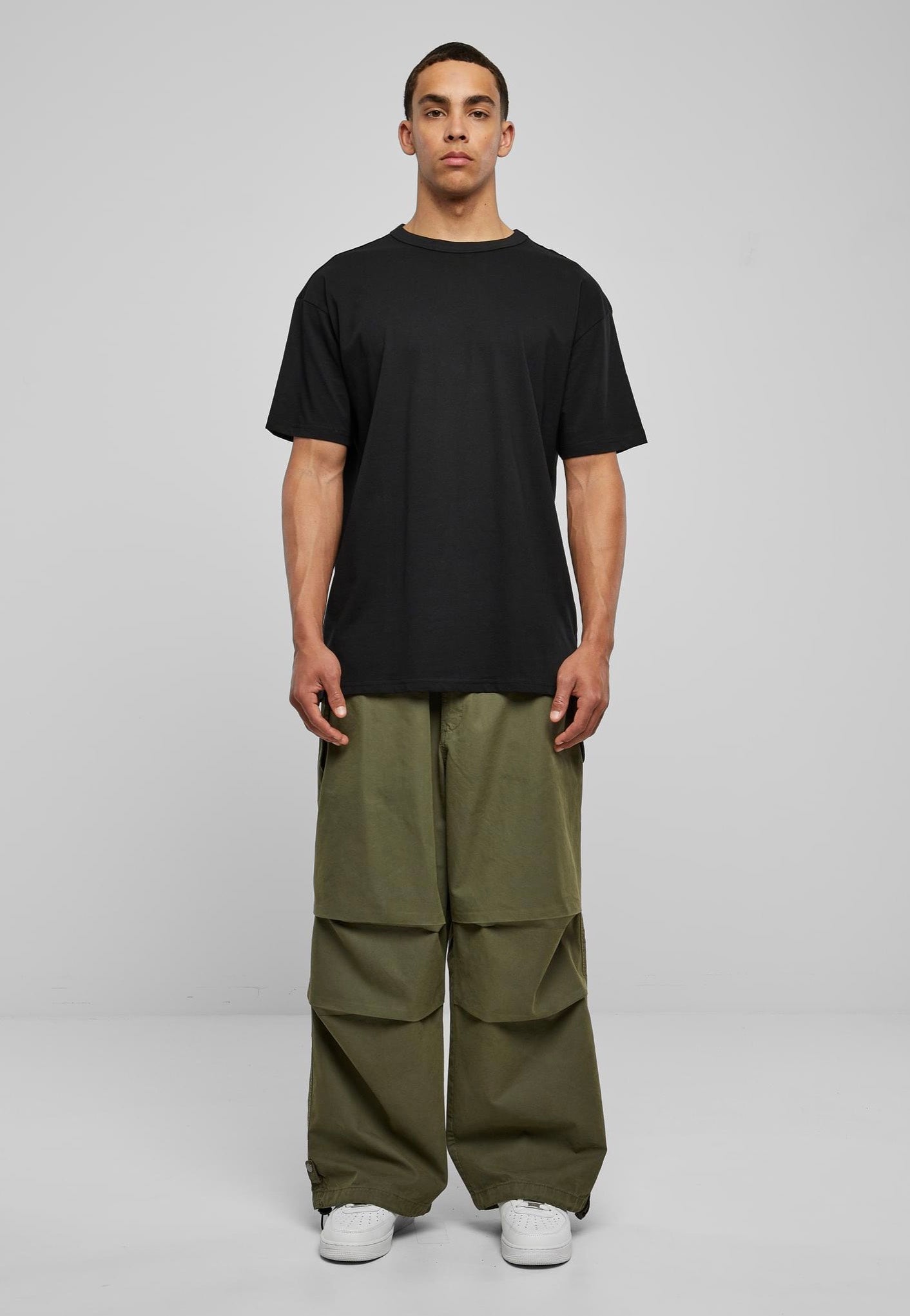 urban-classics-organic-basic-t-shirt-noir-coton-durable image 2