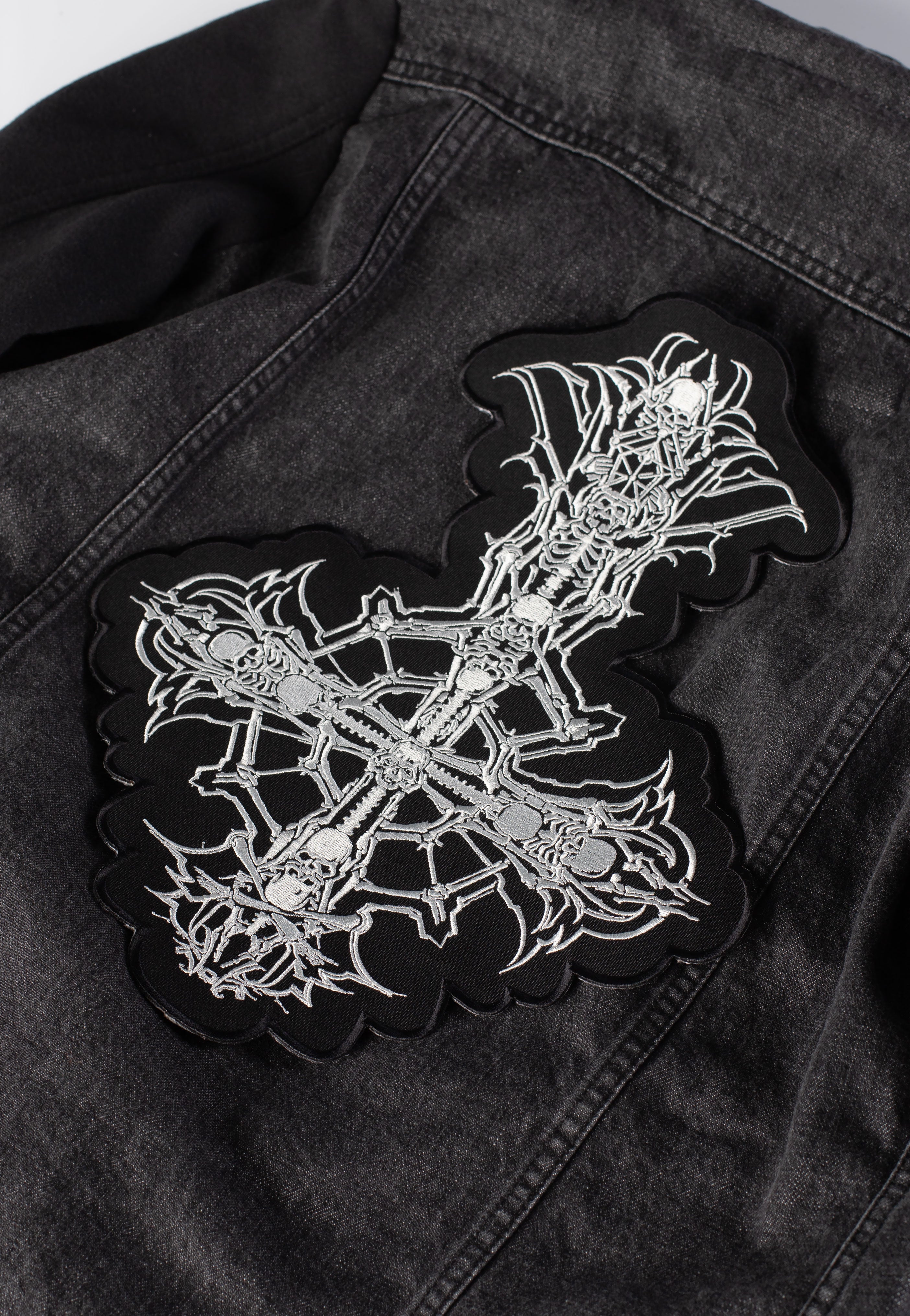 ghost-grucifix-backpatch-noir-pour-veste image 2