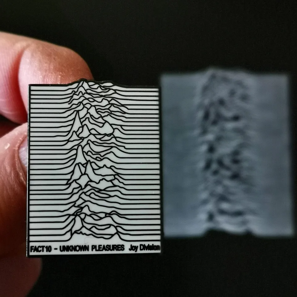 joy-division-unknown-pleasures-pin-mail-40th-small image 1