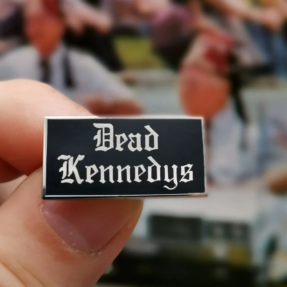 dead-kennedys-text-pin-s-mail-petit-mod-le-26mm image 1