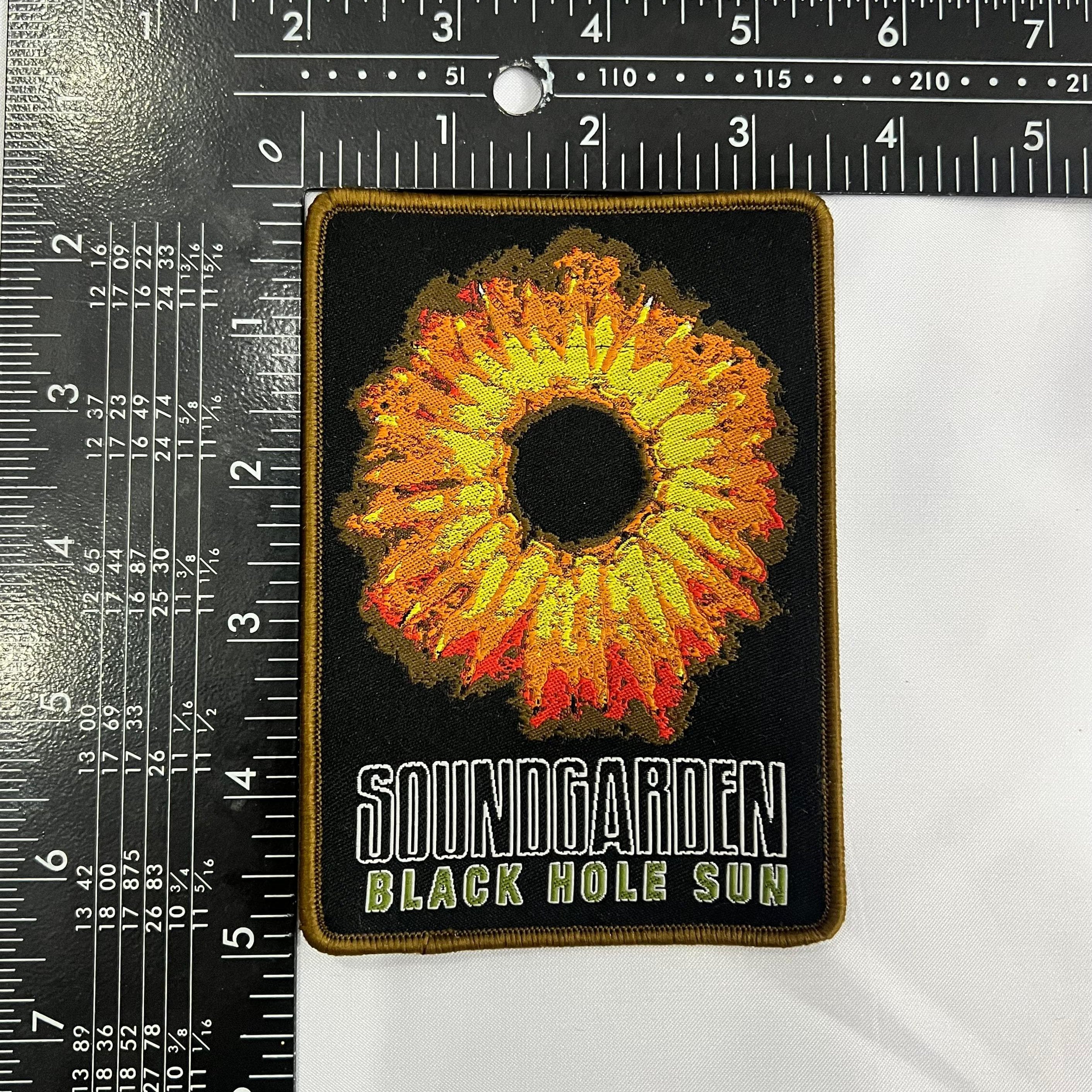 soundgarden-black-hole-sun-patch-tiss-bordure-noire image 7
