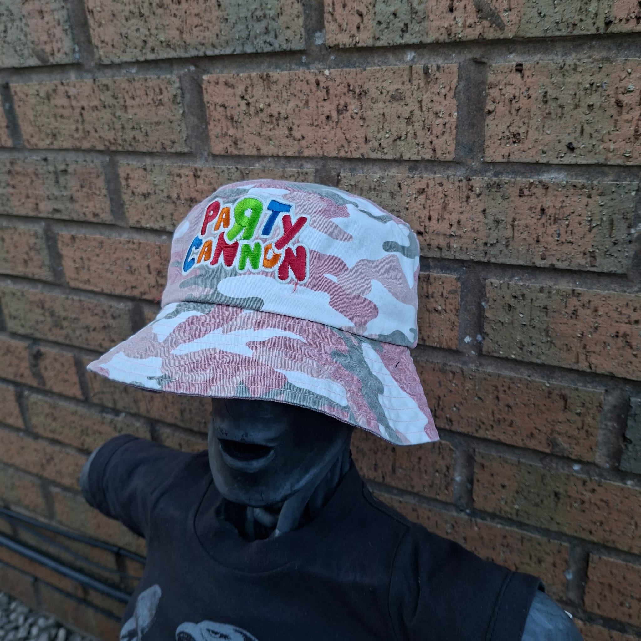 party-cannon-glow-in-the-dark-bob-camo-rose-brod image 5