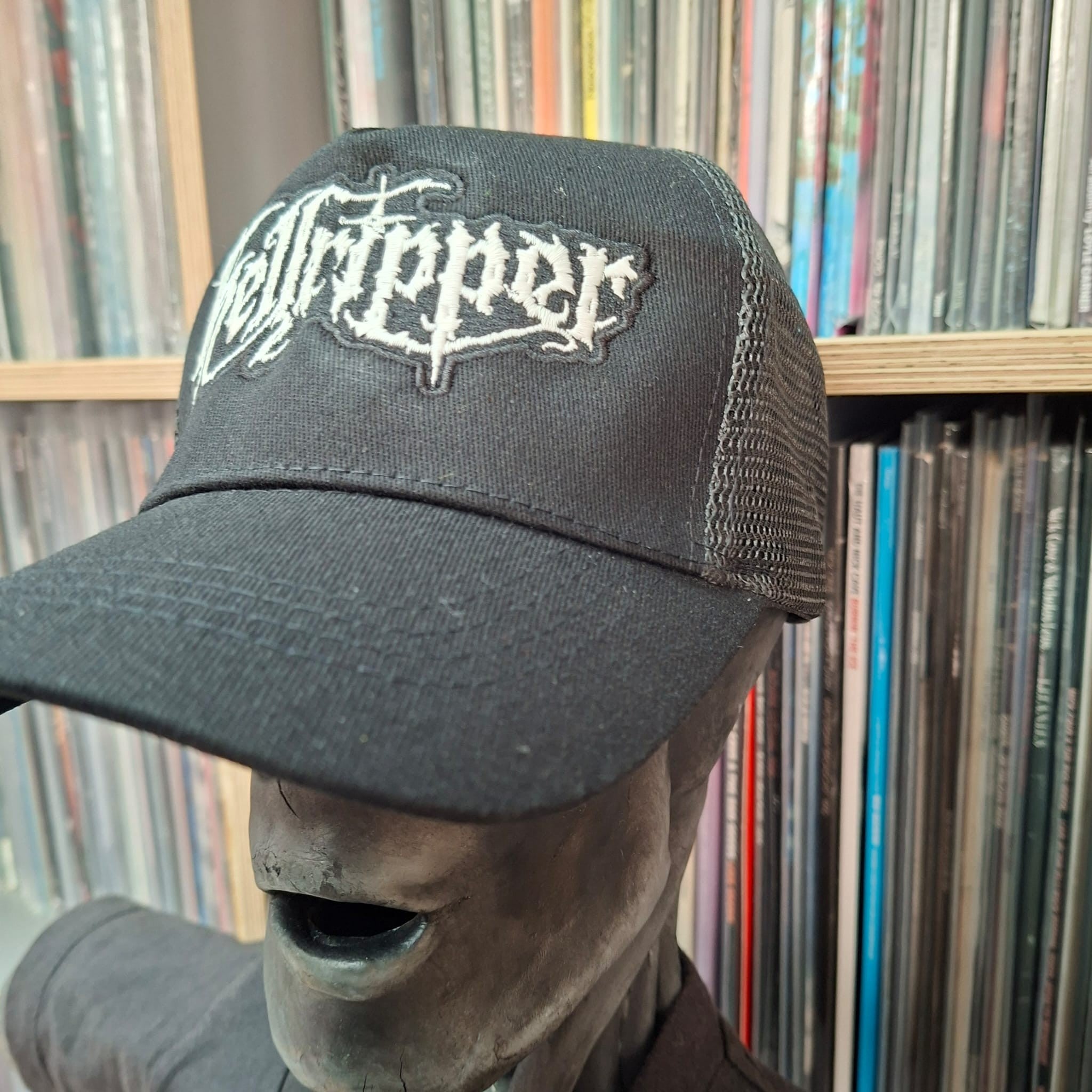 hellripper-logo-casquette-trucker-phosphorescente-brod-e image 4