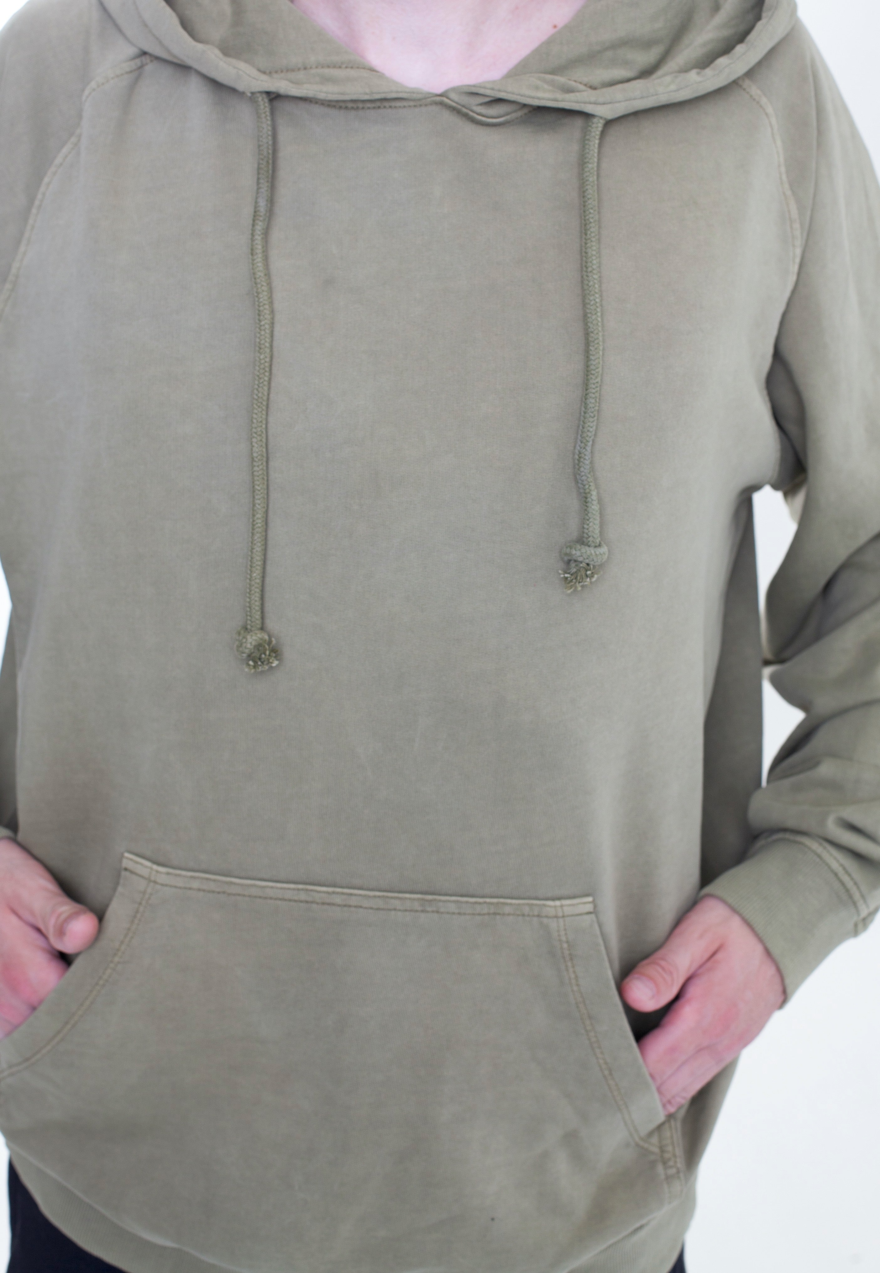 afm-streetwear-overdyed-khaki-hoodie-homme-kaki image 2