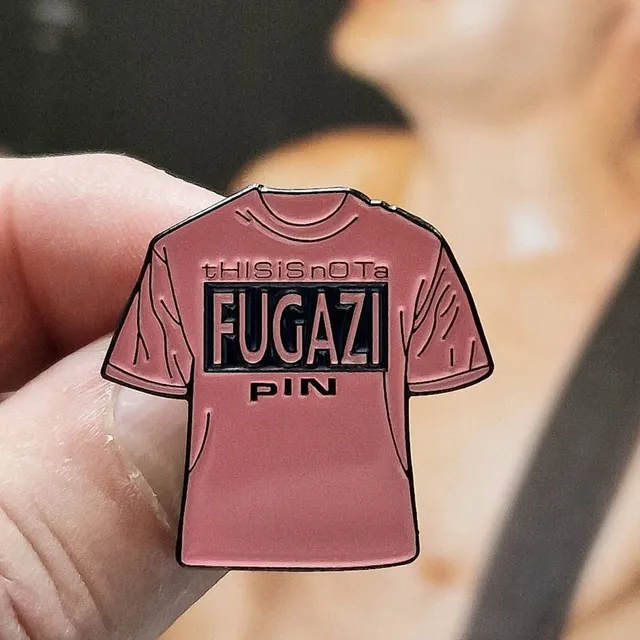fugazi-pin-s-mail-petit-mod-le-30mm image 1
