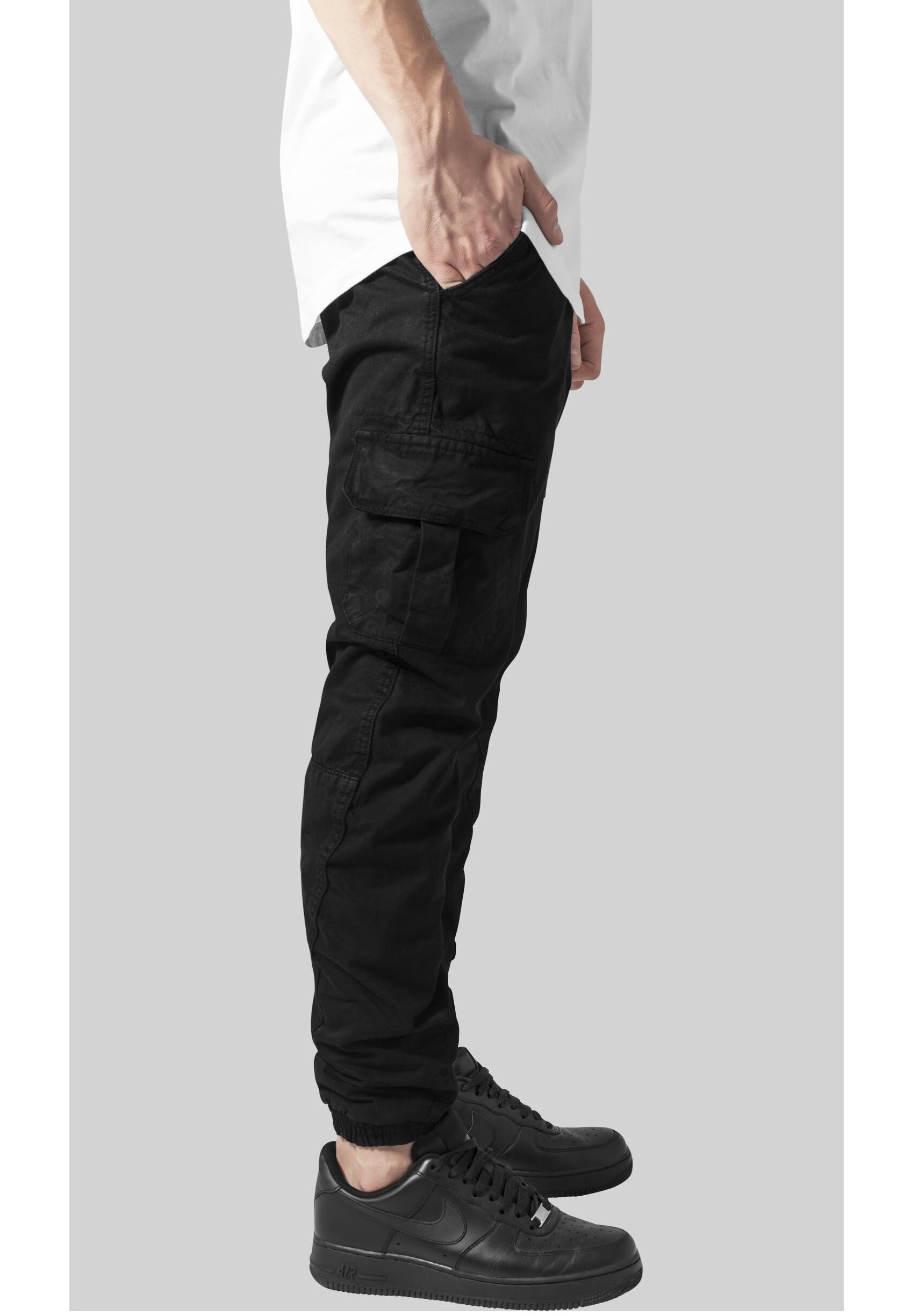 urban-classics-cargo-black-pantalon-noir-jogger image 3