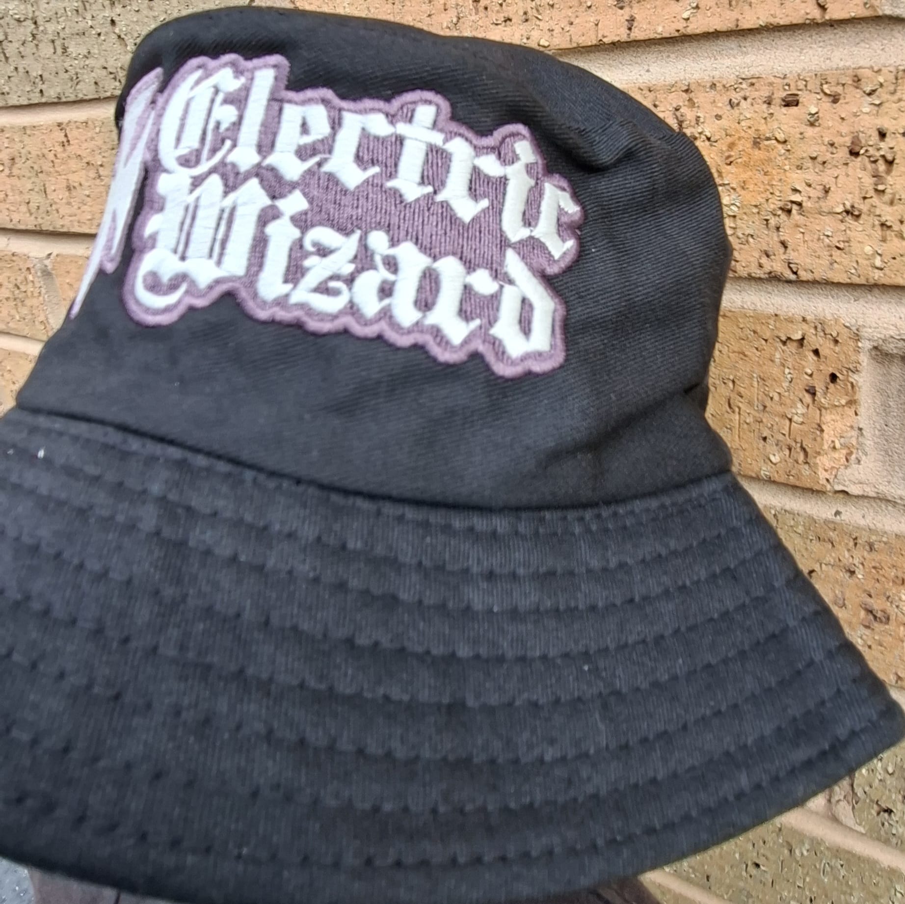 electric-wizard-logo-bob-phosphorescent-blanc-violet image 3