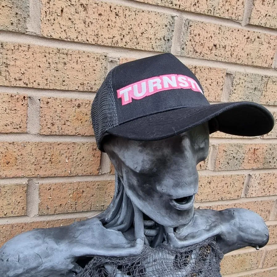 turnstile-logo-casquette-trucker-phosphorescente image 1