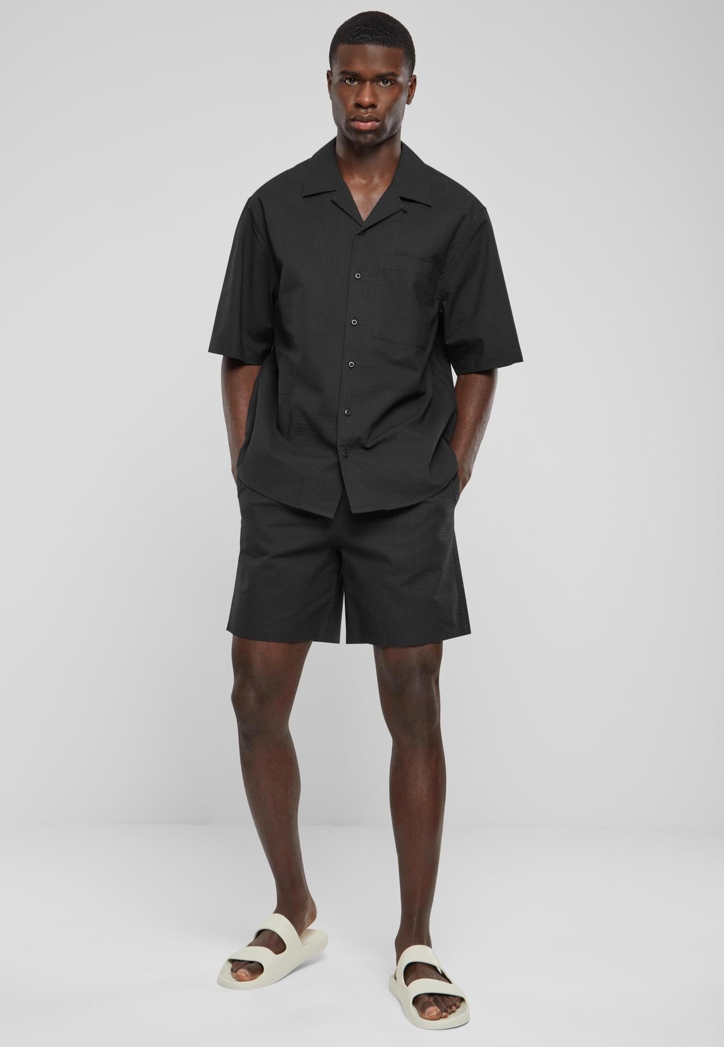 urban-classics-basic-seersucker-short-noir image 5