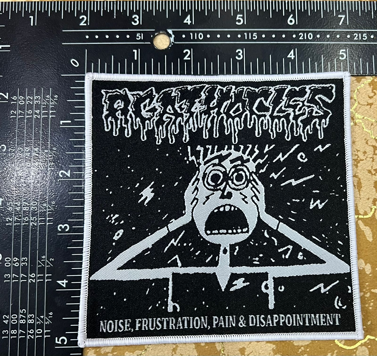 agathocles-noise-patch-tiss-cusson-bord-noir image 5