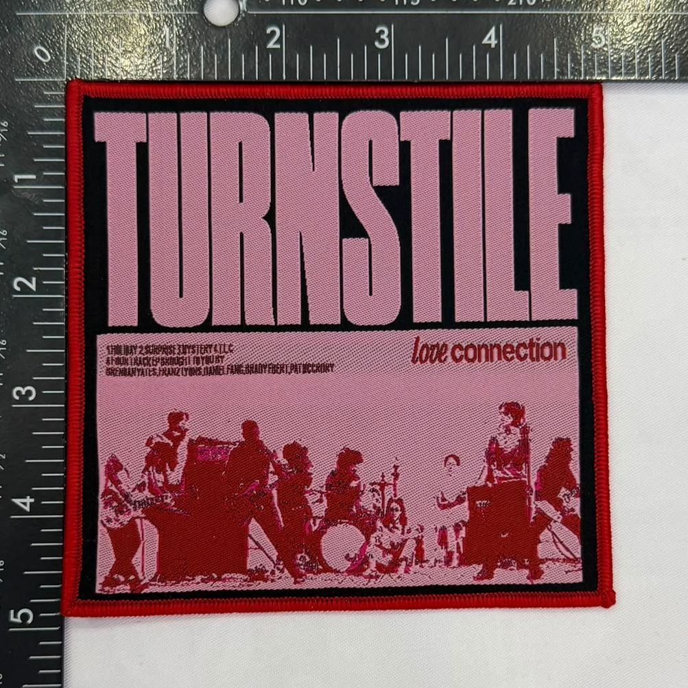 turnstile-love-connection-patch-tiss-bordure-rouge image 3