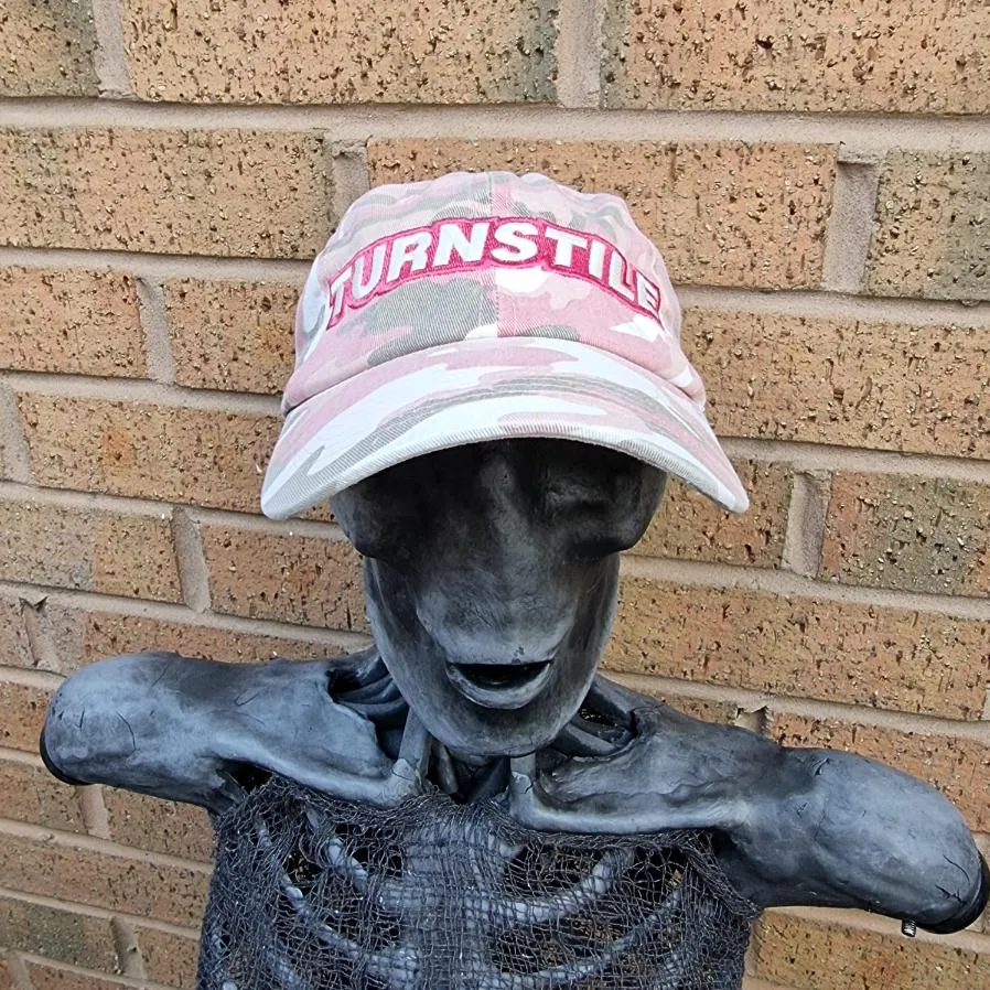 turnstile-logo-casquette-dad-cap-pink-camo-phospho image 1
