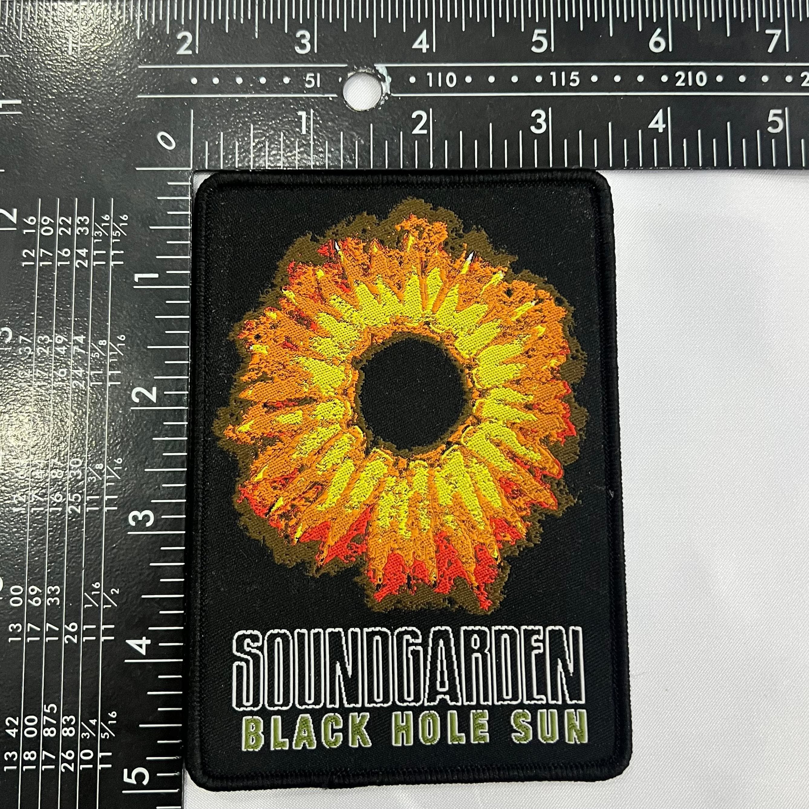 soundgarden-black-hole-sun-patch-tiss-bordure-noire image 8
